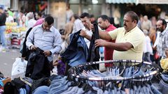 تجّار "يفقدون الأمل" بقدرة المواطن الشرائية: "بضاعة العيد وصلت"