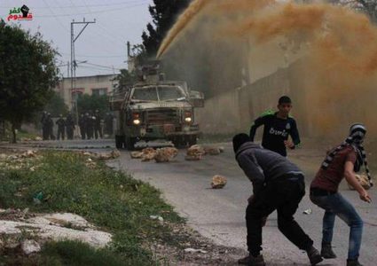 حالات اختناق خلال مواجهات مع الاحتلال في كفر قدوم