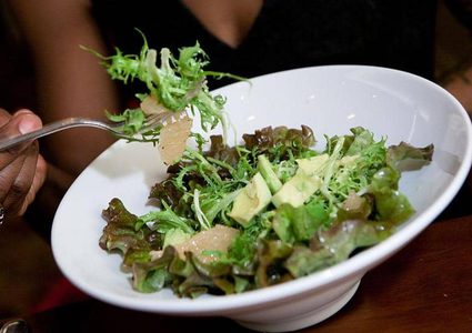 أغذية صحية "خادعة" تزيد الوزن