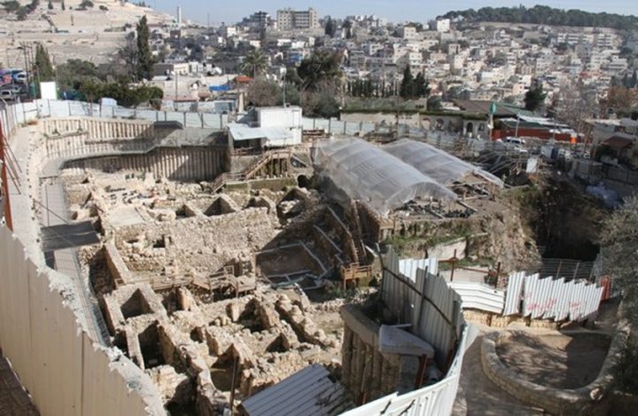 باحث: إسرائيل سرقت 3 ملايين وثيقة مقدسية من الأرشيف العثماني