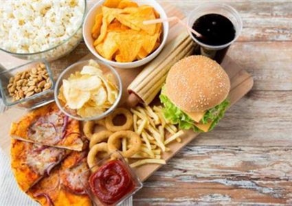 فى رمضان.. ابعد عن الأطعمة السريعة حفاظا على صحتك