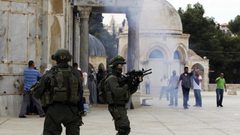 الخارجية تدين استمرار اعتداءات الاحتلال على المعتكفين بالاقصى