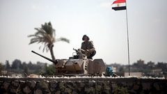سقوط قذيفة مصرية بأرض فارغة بمدينة رفح جنوب القطاع