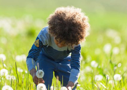الأطفال الذين يقضون المزيد من الوقت في الطبيعة صحتهم العقلية أفضل