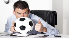 من هي الجهة التي تخيط كرات القدم للأندية العالمية..؟!