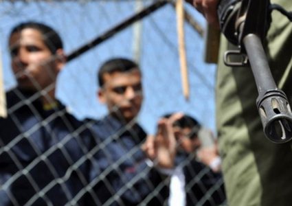 الأسير احمد الحروب مضرب عن الطعام منذ 5 أيام