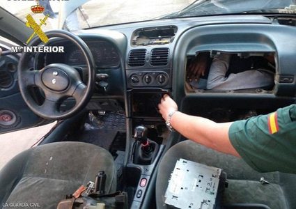 حاولوا التسلل إلى إسبانيا بطريقة جهنمية.. وفشلوا