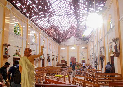 الإمارات تطالب مواطنيها بعدم السفر إلى سريلانكا