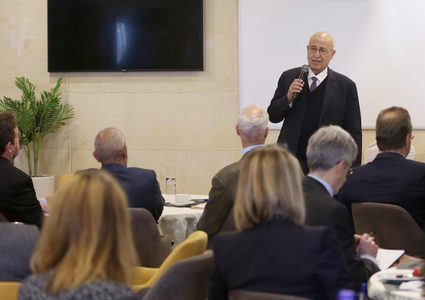 الصين وروسيا تقاطعان ورشة المنامة