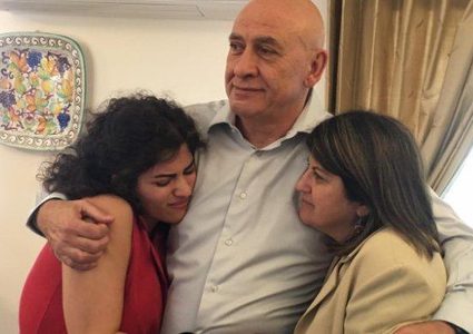 باسل غطاس يعانق الحرية