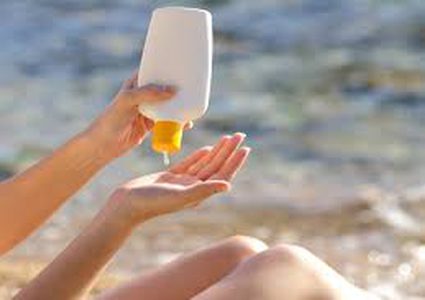 المواد الكيميائية في واقي الشمس تتسرب إلى الدم!