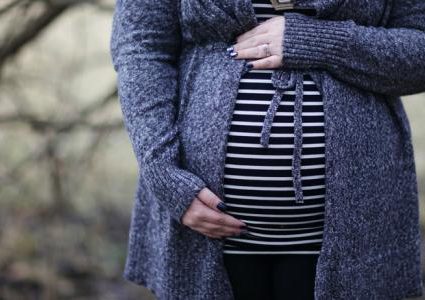 بعض الأعراض التي تصيب الحامل خلال الصيام