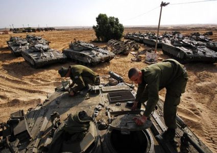 الاحتلال يدفع بتعزيزات لحدود غزة