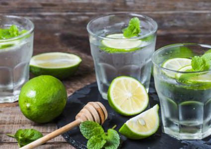 فوائد شرب الليموناضة بعد الافطار في شهر رمضان