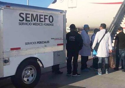 توفي على متن طائرة.. والسبب 246 عبوة كوكايين