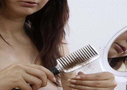 التغيرات الصحية المسببة لتساقط الشعر