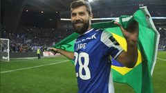 بورتو يعلن انتقال مدافعه فيليبي إلى أتلتيكو مدريد