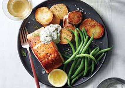 سالمون مخبوز داخل مغلف قصدير