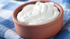 دراسة: تناول اللبن يساعد على التخلص من نزلات البرد