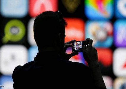 هكذا يتجسس عليك هاتف "آيفون" أثناء النوم