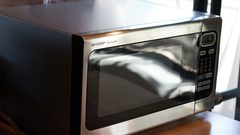 5 أطعمة لا يمكنك وضعها في الميكرويف