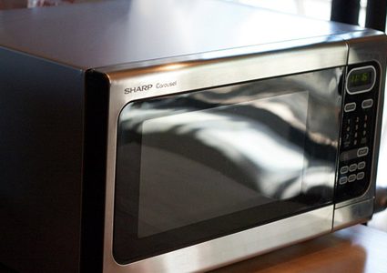 5 أطعمة لا يمكنك وضعها في الميكرويف