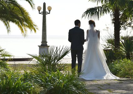 النساء غير المتزوجات هن الأكثر سعادة