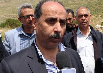 وزير الزراعة يُسلم محافظ قلقيلية الخطة التطويرية للقطاع الزراعي