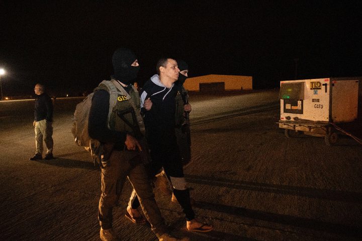 التلفزيون الرسمي: تسليم المتشدد البارز هشام عشماوي إلى مصر