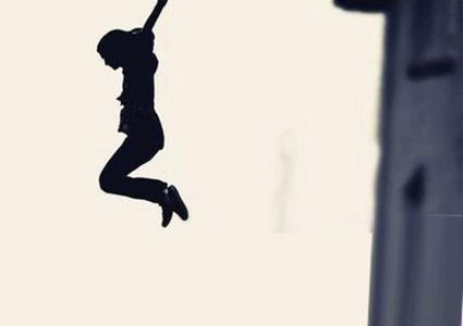 مصرية فضلت الانتحار على العيش في زوجها