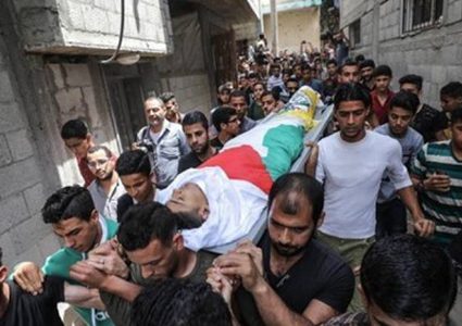 استشهاد طفل فلسطيني متأثراً بجراحه من قصف مخيم النيرب