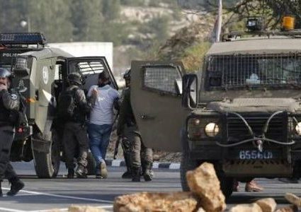 الاحتلال يعتقل شابا من طوباس على حاجز قرب نابلس