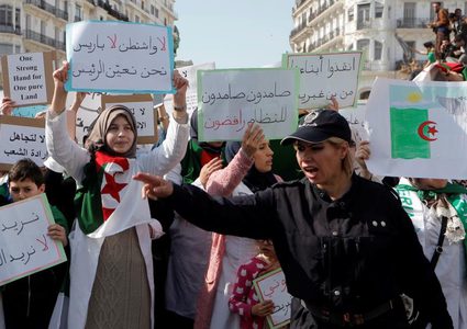 تورط مسؤولين كبار في الجزائر بقضايا فساد