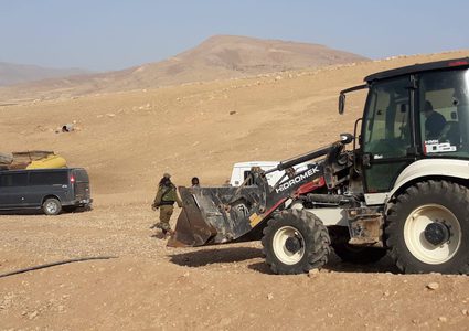 الاحتلال يستهدف المواطنين العزل في الأغوار