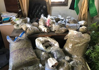 دهم في يطا وضبط 13 كغم مخدرات