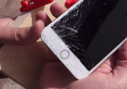 معلومة صادمة: شاشة هاتفك لا تنكسر بسبب اهمالك