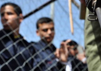 هيئة الأسرى: الاحتلال يُصدر أوامر اعتقال إداري بحق 30 معتقلا