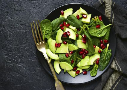 في رمضان...لماذا السلطة وشرب الماء والألياف والزبادي؟!