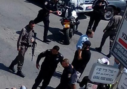 الاحتلال يعتقل شابا بعد إطلاق النار عليه في القدس