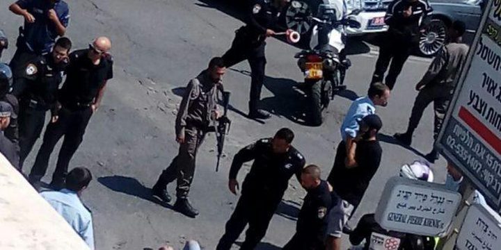 الاحتلال يعتقل شابا بعد إطلاق النار عليه في القدس
