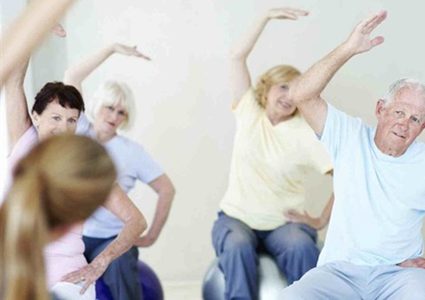 "اليوجا" تعمل على تحسين الصحة في فترة الشيخوخة