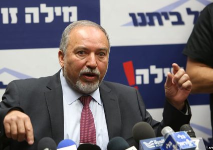 مطالب تعجيزية يطرحها ليبرمان لدخول الحكومة القادمة