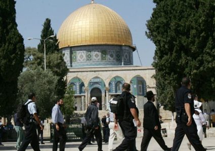 المحافظ غيث يحذر من تبعات عربدة المستوطنين في باحات الأقصى