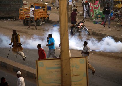 فرنسا تدعو لمحاسبة المسؤولين عن قمع المتظاهرين في السودان