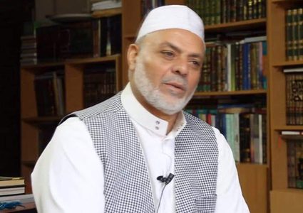 مجهولون يعتدون على إمام وخطيب المسجد الأقصى ونجله