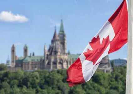 كندا تغلق سفارتها في فنزويلا مؤقتاً