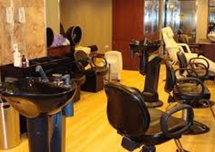 أمراض قد تنتقل لك عند الذهاب لصالونات التجميل