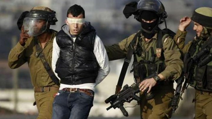 الاحتلال يعتقل 10 مواطنين من الضفة ويحولهم للتحقيق