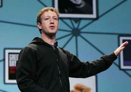 انقلاب ضد زوكربيرغ في "فيسبوك" ومطالب بتغيير "الهرم"