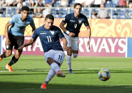 تأهل الإكوادور وأوكرانيا إلى ربع نهائي مونديال الشباب